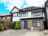 Main Photo of a 6 bedroom  Detached House for sale