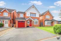 Main Photo of a 4 bedroom  Detached House for sale