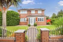 Main Photo of a 4 bedroom  Detached House for sale