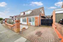 Main Photo of a 2 bedroom  Semi Detached House for sale