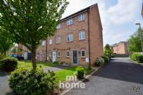 Main Photo of a 5 bedroom  Town House for sale