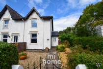 Main Photo of a 2 bedroom  Cottage for sale