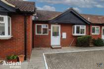 Main Photo of a 1 bedroom  Bungalow for sale