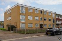 Main Photo of a 2 bedroom  Flat to rent