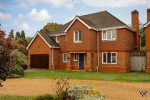 Main Photo of a 5 bedroom  Detached House to rent