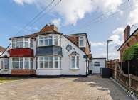 Main Photo of a 4 bedroom  Semi Detached House to rent