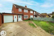 Main Photo of a 3 bedroom  Semi Detached House for sale