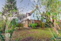 Main Photo of a 4 bedroom  Semi Detached House for sale