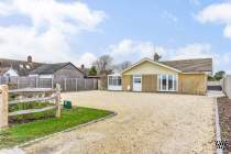 Main Photo of a 4 bedroom  Detached Bungalow for sale