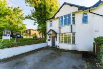 Main Photo of a 4 bedroom  Semi Detached House for sale