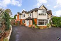 Main Photo of a 5 bedroom  Semi Detached House for sale