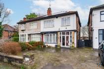 Main Photo of a 4 bedroom  Semi Detached House for sale