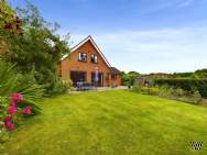 Main Photo of a 4 bedroom  Detached House for sale