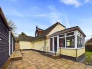 Main Photo of a 4 bedroom  Detached House for sale