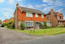 Main Photo of a 4 bedroom  Detached House for sale