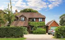 Main Photo of a 5 bedroom  Detached House for sale