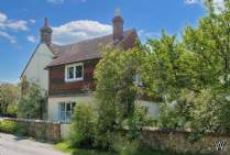 Main Photo of a 4 bedroom  Detached House for sale