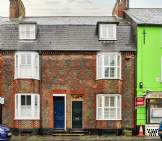 Main Photo of a 4 bedroom  Terraced House to rent