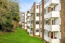 Main Photo of a 2 bedroom  Flat for sale