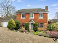 Main Photo of a 5 bedroom  Detached House for sale