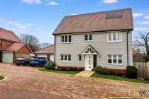 Main Photo of a 4 bedroom  Detached House for sale