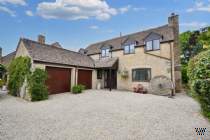 Main Photo of a 4 bedroom  Detached House for sale