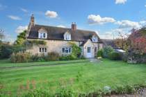 Main Photo of a 4 bedroom  Detached House for sale