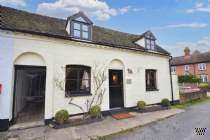 Main Photo of a 2 bedroom  Cottage for sale