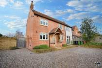 Main Photo of a 4 bedroom  Detached House for sale