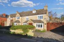 Main Photo of a 5 bedroom  Detached House for sale