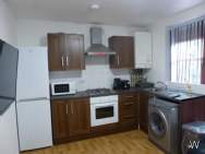 Main Photo of a 2 bedroom  Flat to rent