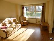 Main Photo of a 2 bedroom  Flat to rent