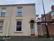 Main Photo of a 2 bedroom  Semi Detached House to rent