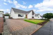 Main Photo of a 4 bedroom  Detached House for sale