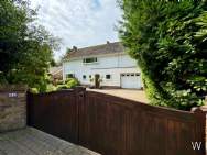 Main Photo of a 4 bedroom  Detached House for sale