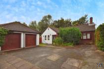 Main Photo of a 3 bedroom  Detached Bungalow for sale