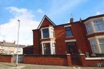 Main Photo of a 4 bedroom  End of Terrace House for sale