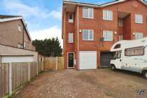 Main Photo of a 3 bedroom  Town House for sale