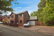 Main Photo of a 4 bedroom  Detached House for sale