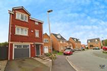 Main Photo of a 4 bedroom  Detached House for sale