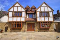 Main Photo of a 7 bedroom  Detached House to rent