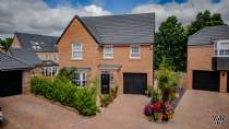 Main Photo of a 4 bedroom  Detached House for sale