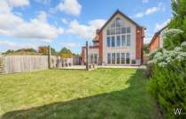 Main Photo of a 6 bedroom  Detached House to rent