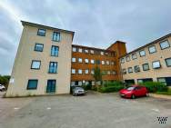 Main Photo of a 2 bedroom  Flat to rent