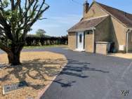 Main Photo of a 3 bedroom  Detached Bungalow to rent