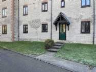 Main Photo of a 2 bedroom  Flat to rent