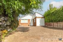 Main Photo of a 3 bedroom  Bungalow for sale