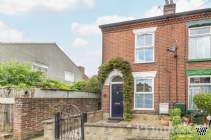 Main Photo of a 3 bedroom  End of Terrace House for sale