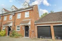 Main Photo of a 3 bedroom  End of Terrace House for sale