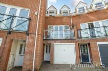 Main Photo of a 5 bedroom  Terraced House for sale